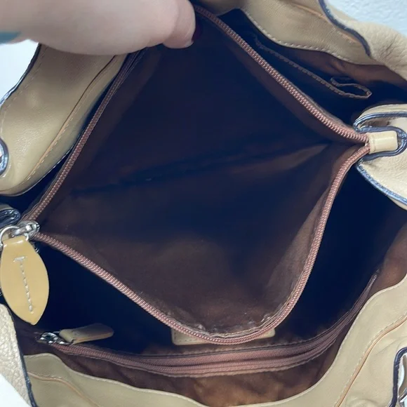 Coach Leather Beige Shoulder Purse Ruffle Trim - Picture 9 of 14